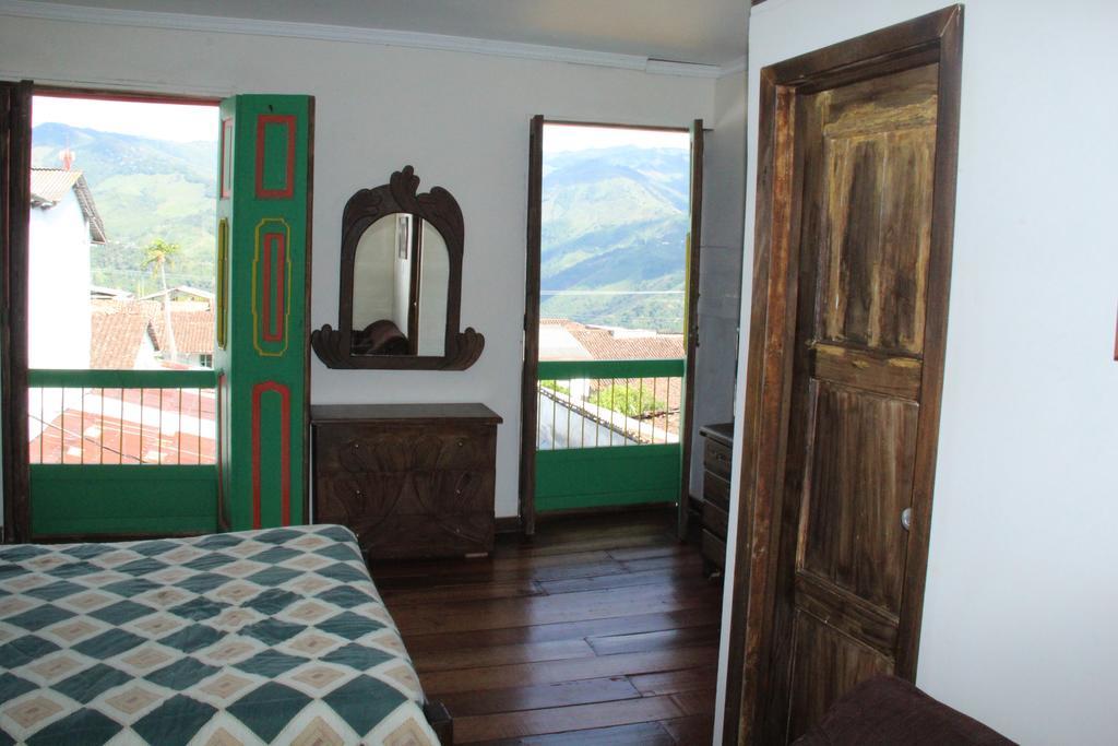 Hotel Colonial - Salamina Caldas Номер фото